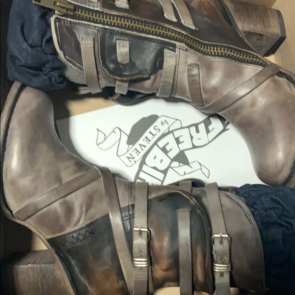 BNIB FREEBIRD BOOTS